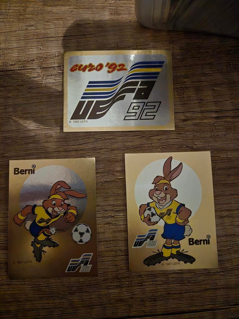 Panini Badges 1992 EK Euro '92, Verzamelen, Verzenden