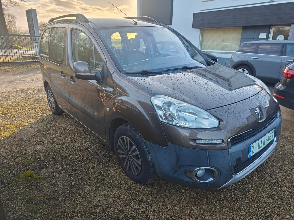 Peugeot Partner tepee 1.6i, Voorwielaandrijving, Euro 5, Zwart, 4 cilinders
