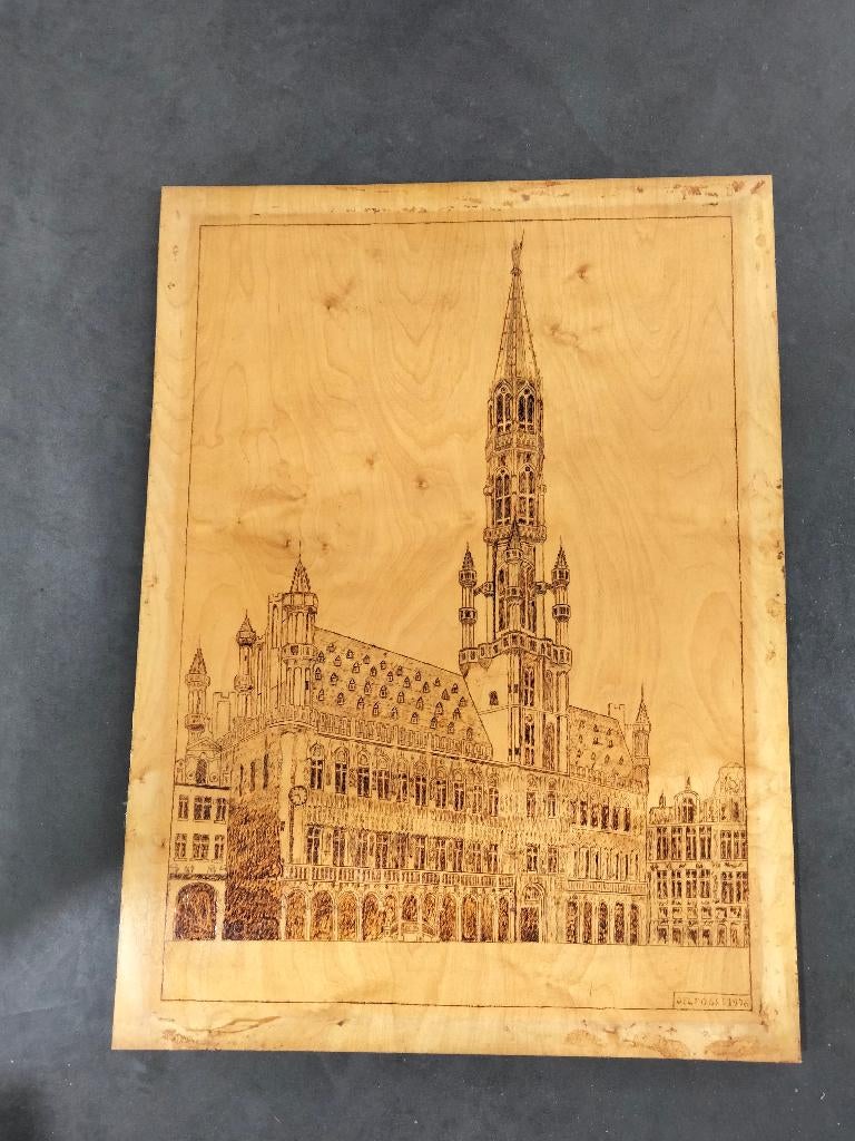 HOTEL de VILLE BRUXELLES Pyrogravure sur Bois 94 X 69 cm, Antiquités & Art, Art | Lithographies & Sérigraphies, Enlèvement