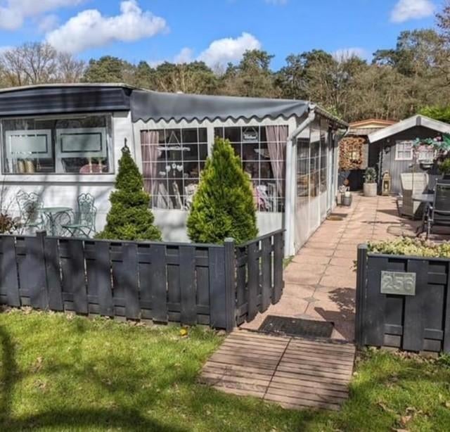 Stacaravan met voortent op Jocomopark in Lanaken, Jusqu'à 4