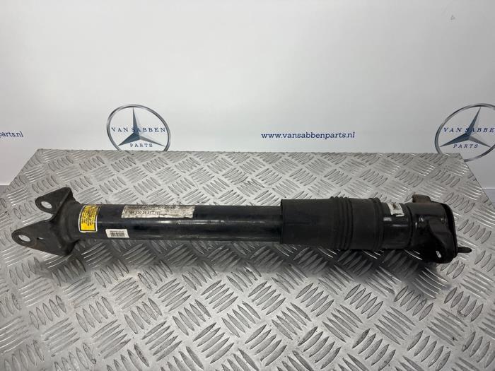 Amortisseur arrière droit d'un Mercedes ML-Klasse, Autos : Pièces & Accessoires, -, 3 mois de garantie, Utilisé, -