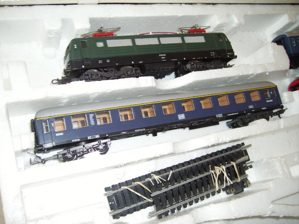 KIT DE DÉMARRAGE LIMA DB AVEC ELOC ET 3 CHARIOTS, Hobby & Loisirs créatifs, Trains miniatures | HO, Analogique, Enlèvement ou Envoi