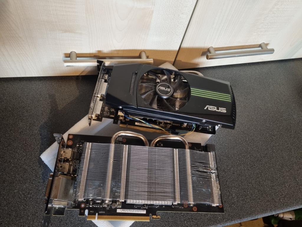 2 carte graphique, Enlèvement ou Envoi