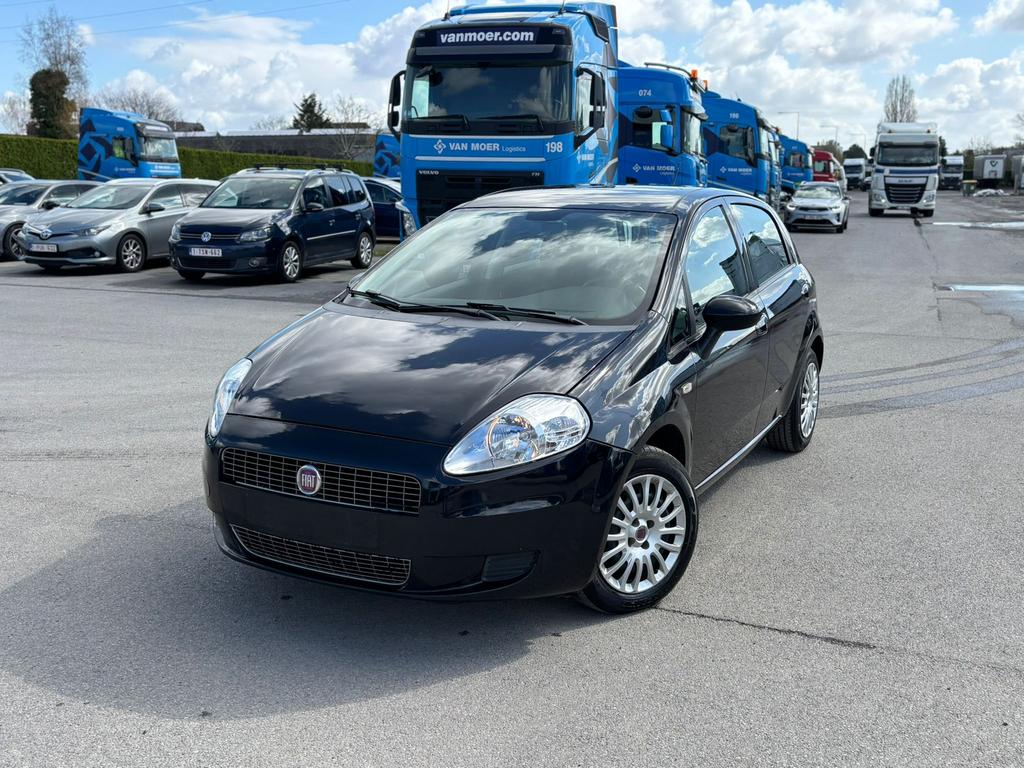 Fiat Punto 2009 essence (benzine) 98000 km AIRCO, Auto's, USB, Handgeschakeld, 5 deurs, Particulier