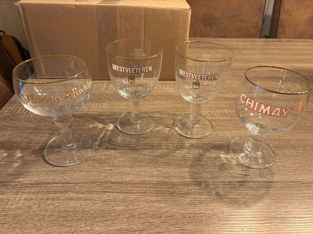 4 trappist bierglazen, Verzamelen, Glas en Drinkglazen, Ophalen of Verzenden, Zo goed als nieuw
