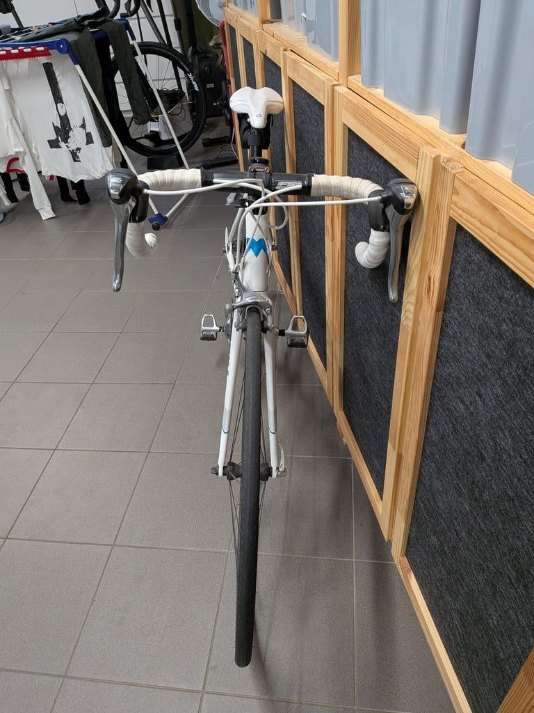 Dames koersfiets Eddy Merckx, zo goed als nieuwstaat, Fietsen en Brommers, Fietsen | Racefietsen, Ophalen, Dames