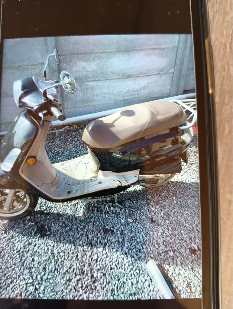 Scooter à vendre ou échange écoute toute proposition, Vélos & Vélomoteurs, Enlèvement