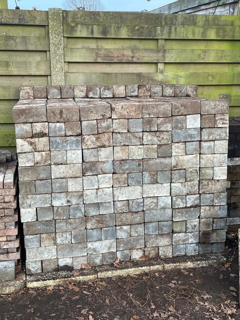 Grijze betonklinkers 22x11x10 cm – 17m² – 700 stuks, Doe-het-zelf en Bouw, Overige Doe-Het-Zelf en Bouw, Ophalen, Gebruikt
