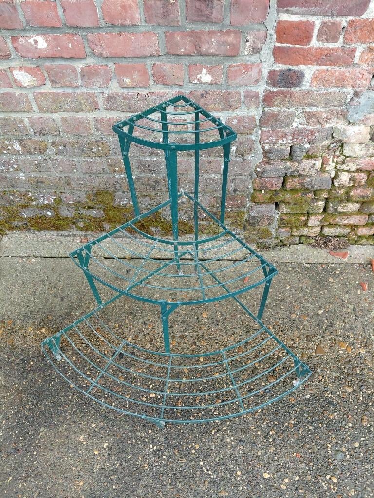 Staander voor planten (hoek), Ophalen