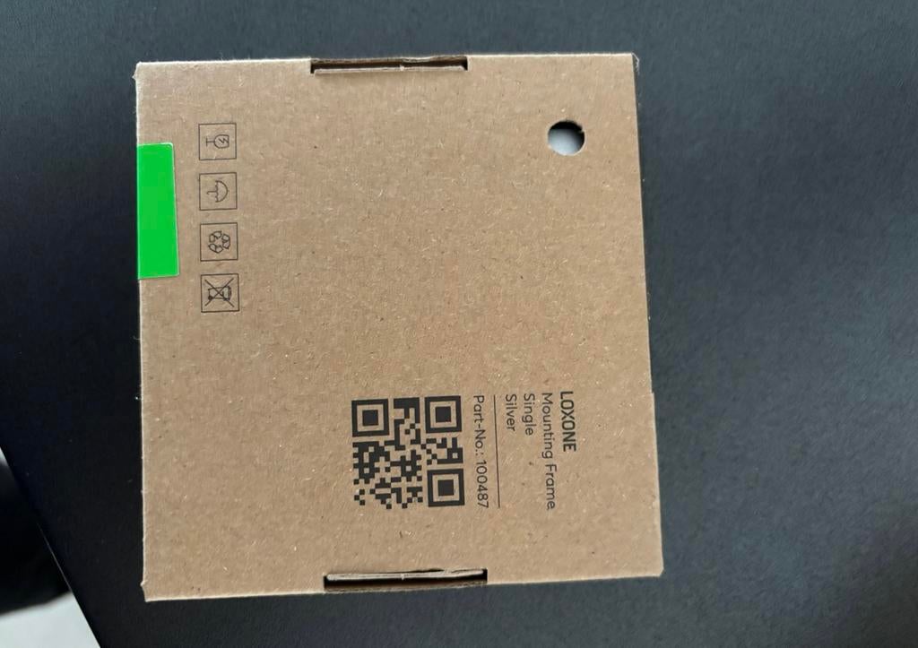 Loxone mouting frame, Hobby en Vrije tijd, Elektronica-componenten, Ophalen, Zo goed als nieuw