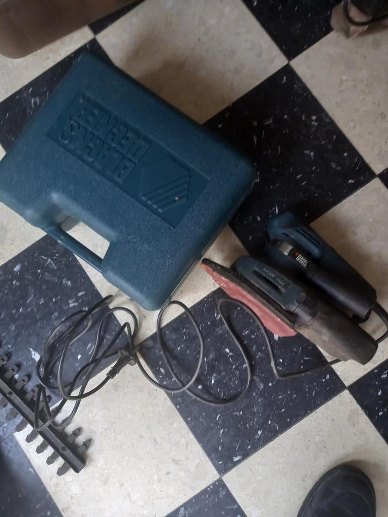 ponceuse black decker dans sa boite, Bricolage & Construction, Outillage | Ponceuses, Enlèvement