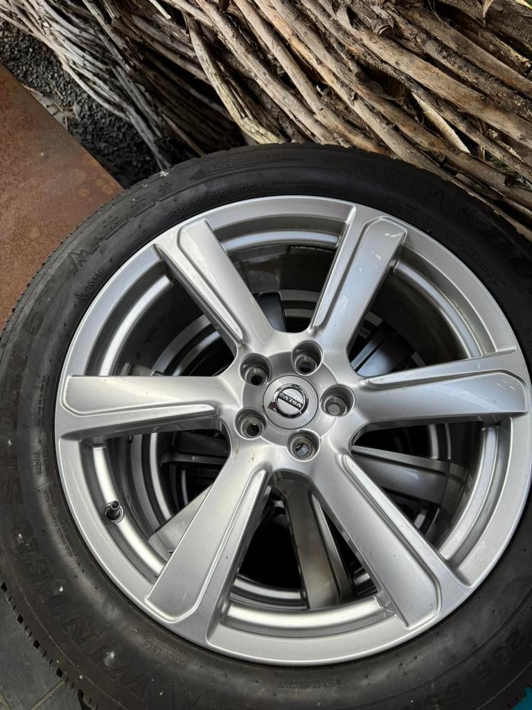 Winterbanden met velgen Volvo XC90 235/55R19, Auto-onderdelen, Gebruikt, Banden en Velgen, Winterbanden, 235 mm