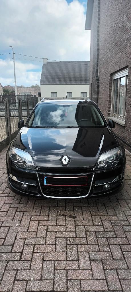 Verkocht RENAULT LAGUNA GRAND TOUR BOSE 2.0dci, Autos, Achat, Capteur de lumière, Boîte manuelle, 5 portes