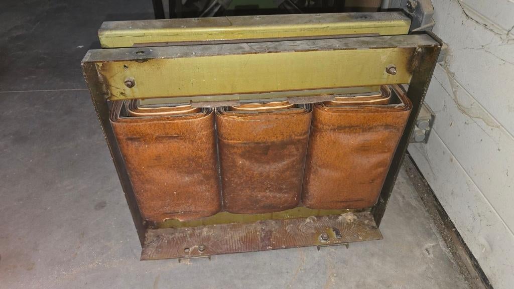 transfo-transformator omkeerbaar 3x240<=>400V 40 kVa, Doe-het-zelf en Bouw, Ophalen, Gebruikt, 30 kVA of meer, Overige typen