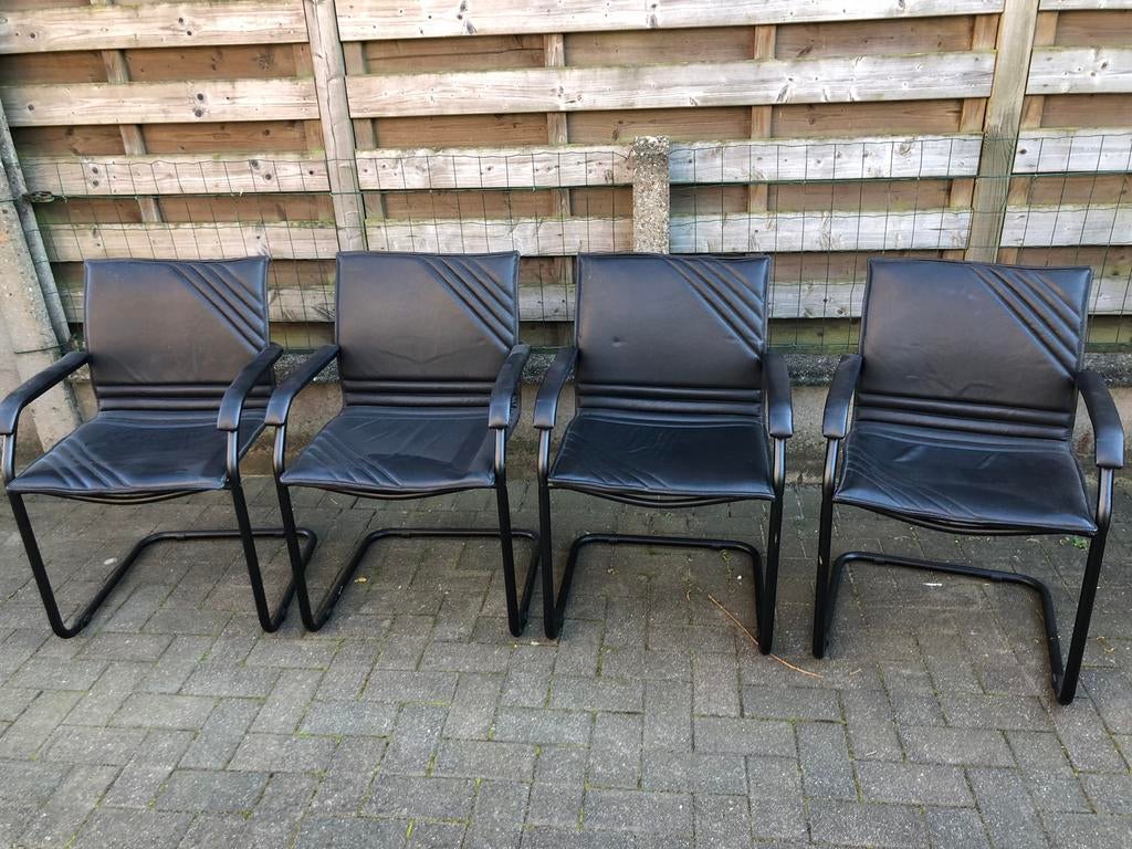 4 stoelen, Ophalen, Zo goed als nieuw