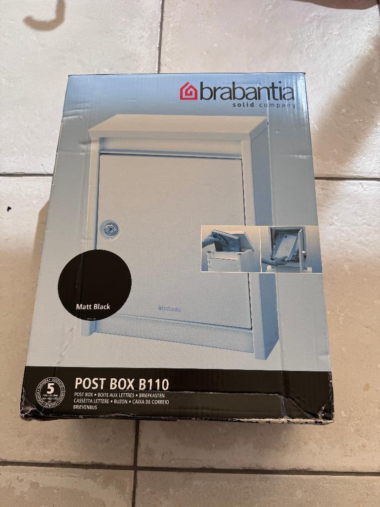 Boîte aux lettres Brabantia B110, Jardin & Terrasse, Boîtes aux lettres, Enlèvement, Neuf, Acier, Murale