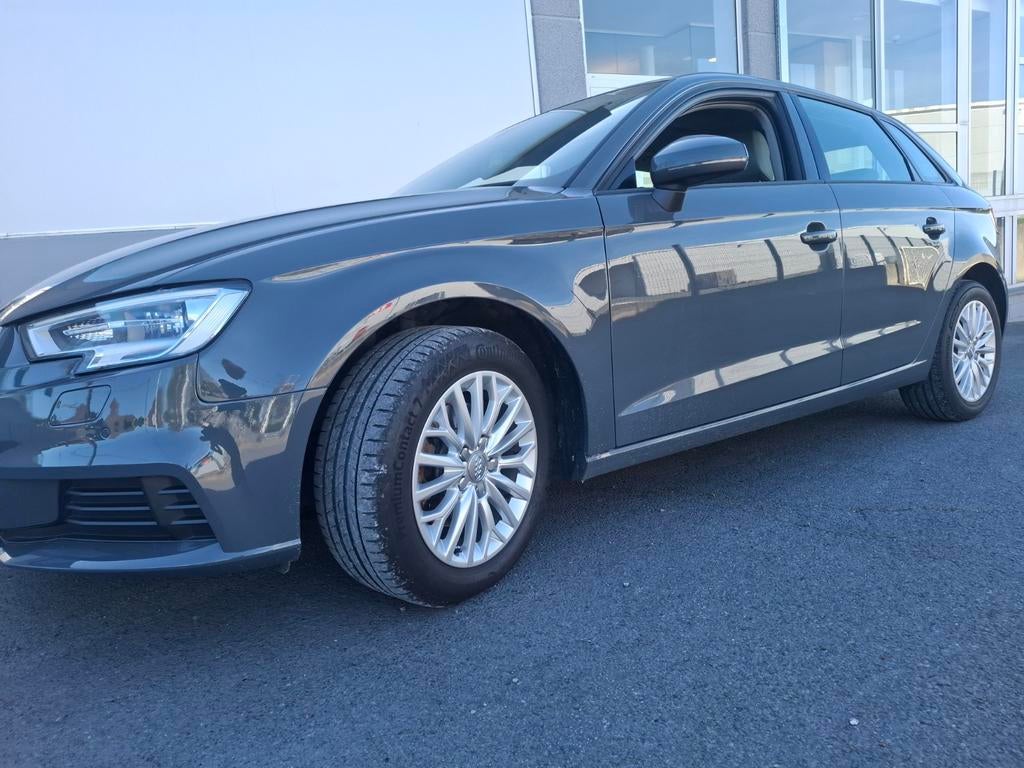 Audi A3 1.6 TDI AUTOMATISCHE VERSNELLINGSBAK NIEUWSTAAT, Auto's, Audi, Automaat, 4 cilinders, 1600 cc, Leder