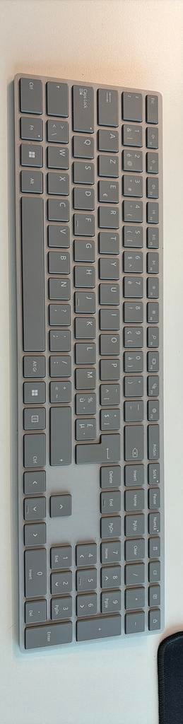 Microsoft surface draadloos toetesenbord grijs bluetooth, Computers en Software, Toetsenborden, Ophalen of Verzenden, Azerty, Zo goed als nieuw
