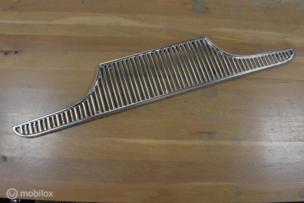 NOS: Grille origineel chroom Ford Taunus P3 ('60-'64) 562040, Ford, Nieuw, Ophalen of Verzenden, Ford