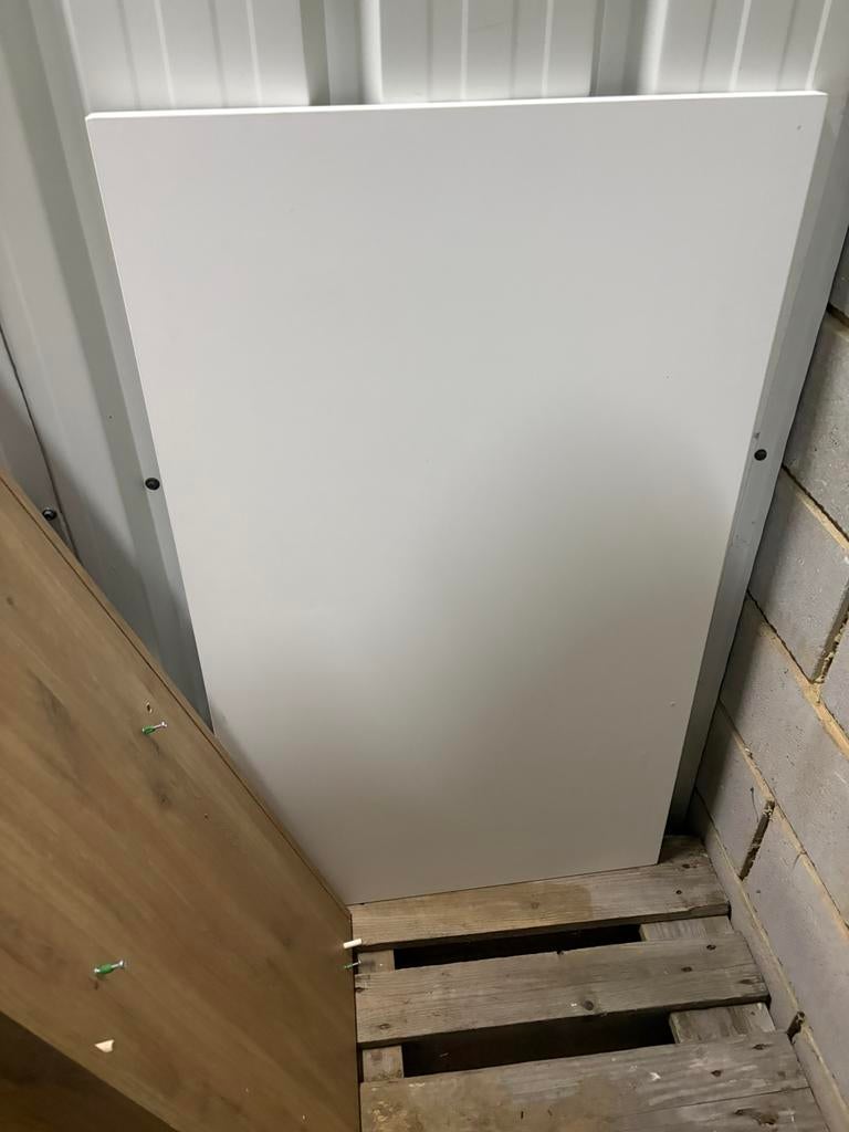 Bureau of kleine tafel met bijbehorende stoel, Ophalen, Zo goed als nieuw, Rechthoekig