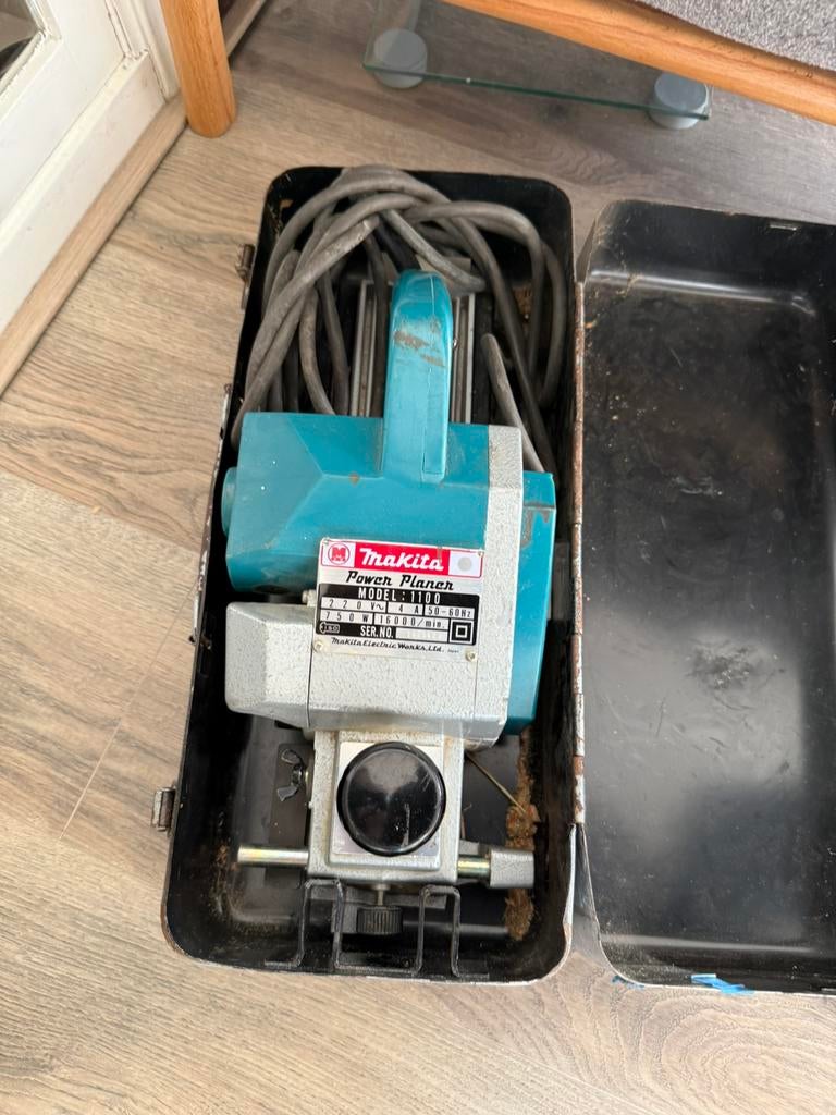 Schaafmachine Makita 1100, Ophalen