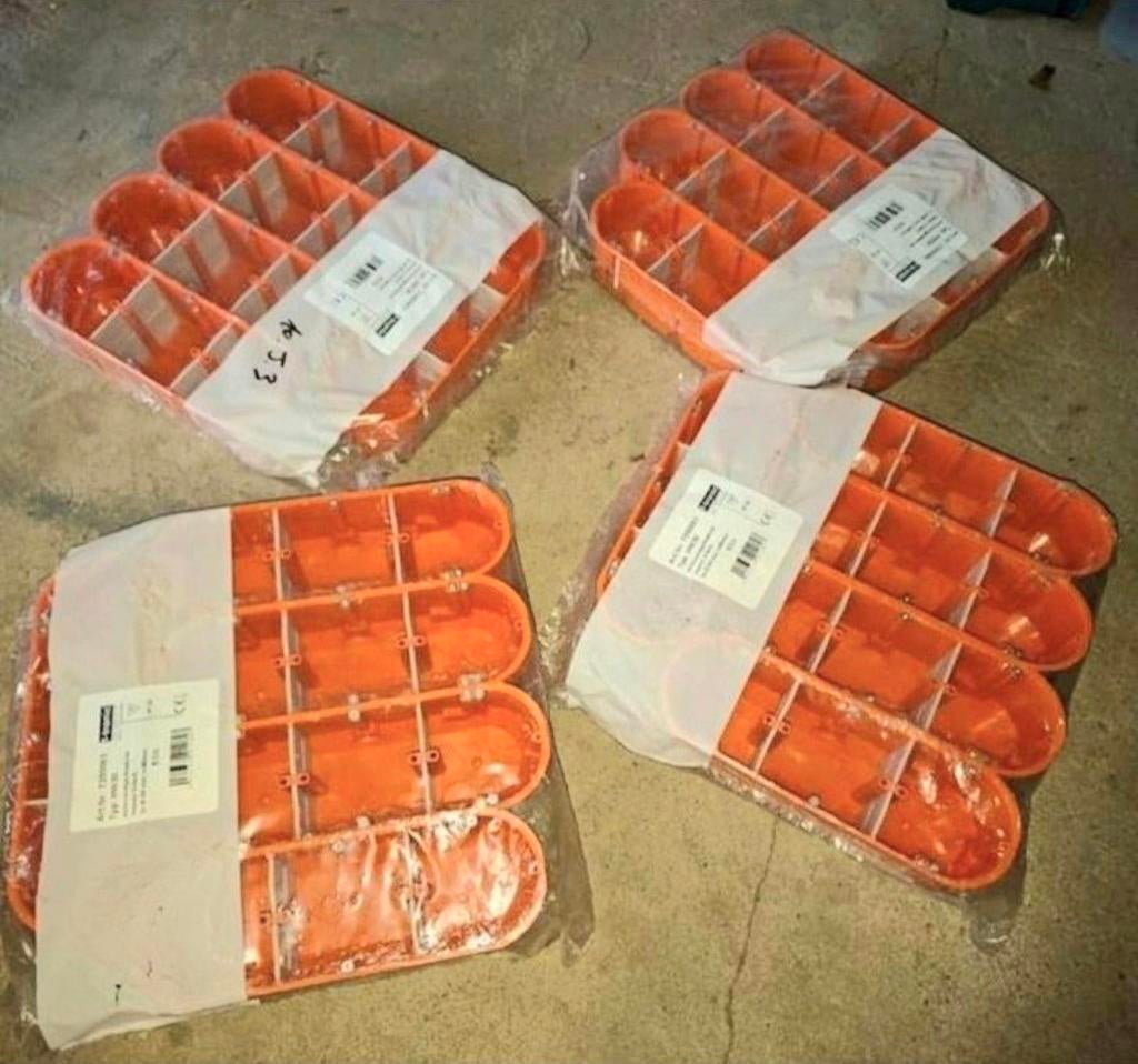 Lot de blochets quadruple,neufs, Bricolage & Construction, Électricité & Câbles