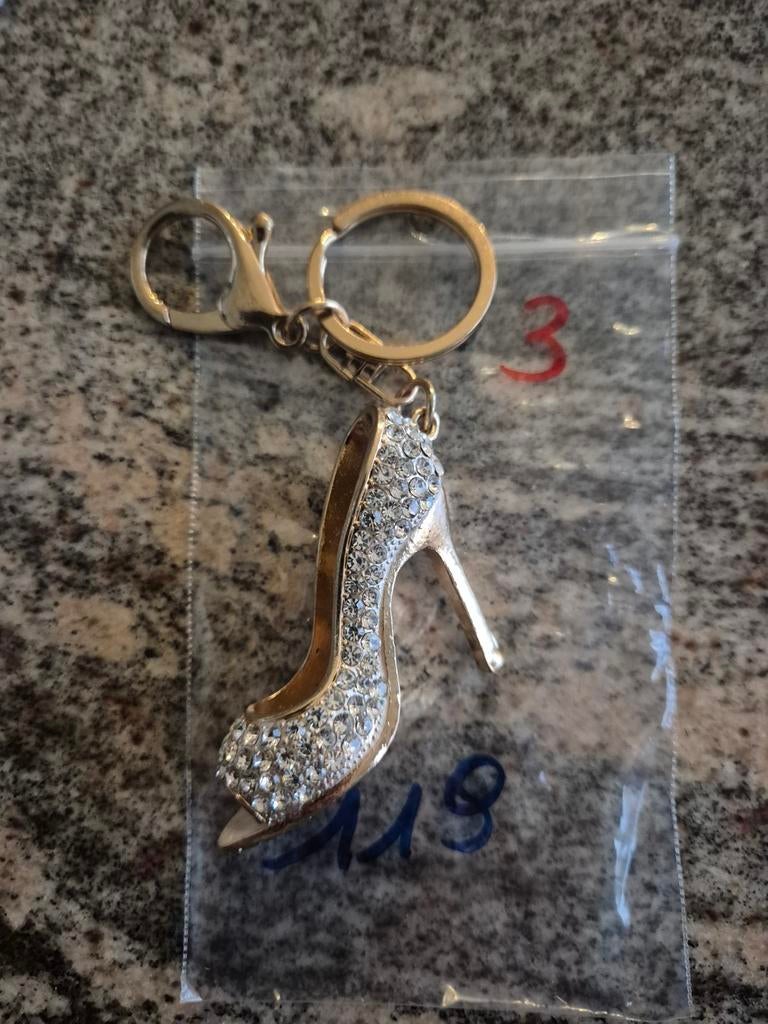 Juwelen 8(sleutelhanger), Ophalen of Verzenden, Zo goed als nieuw