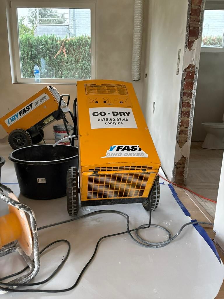 Dryfast DF800 150l/24h luchtontvochtiger verhuur 70€/week, Ophalen, Zo goed als nieuw, Ventilator