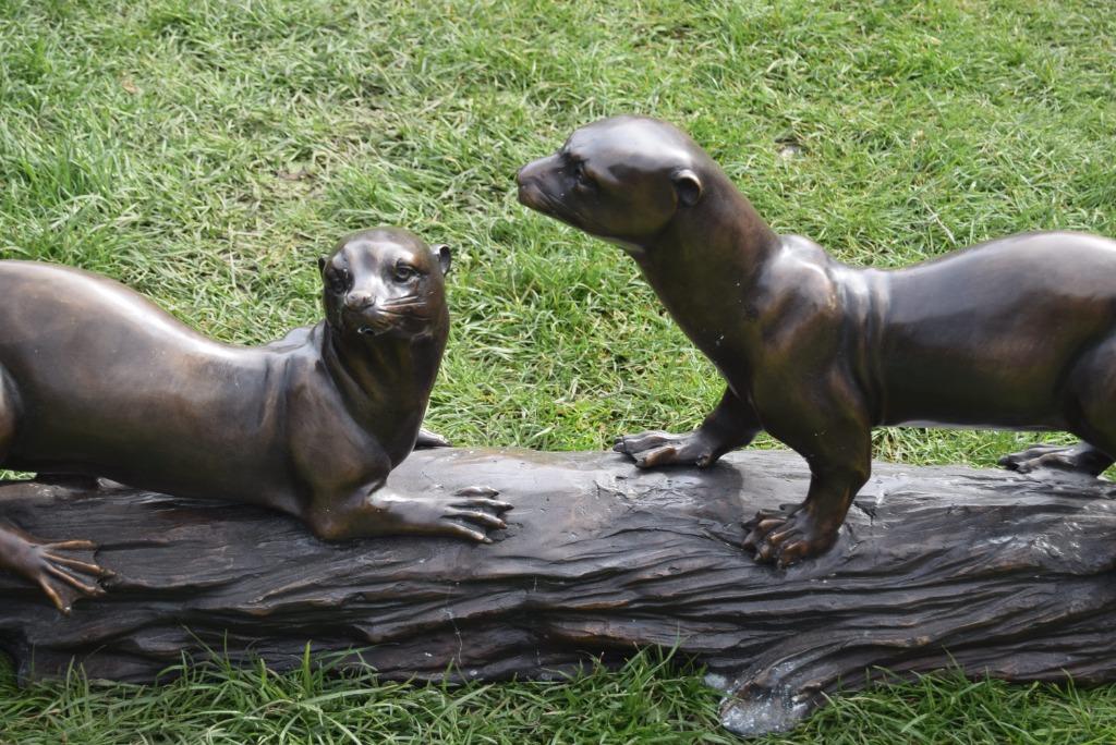 BRONZEN SCULPTUUR DIE EEN FONTEIN MAAKT (de otters), Ophalen, Brons