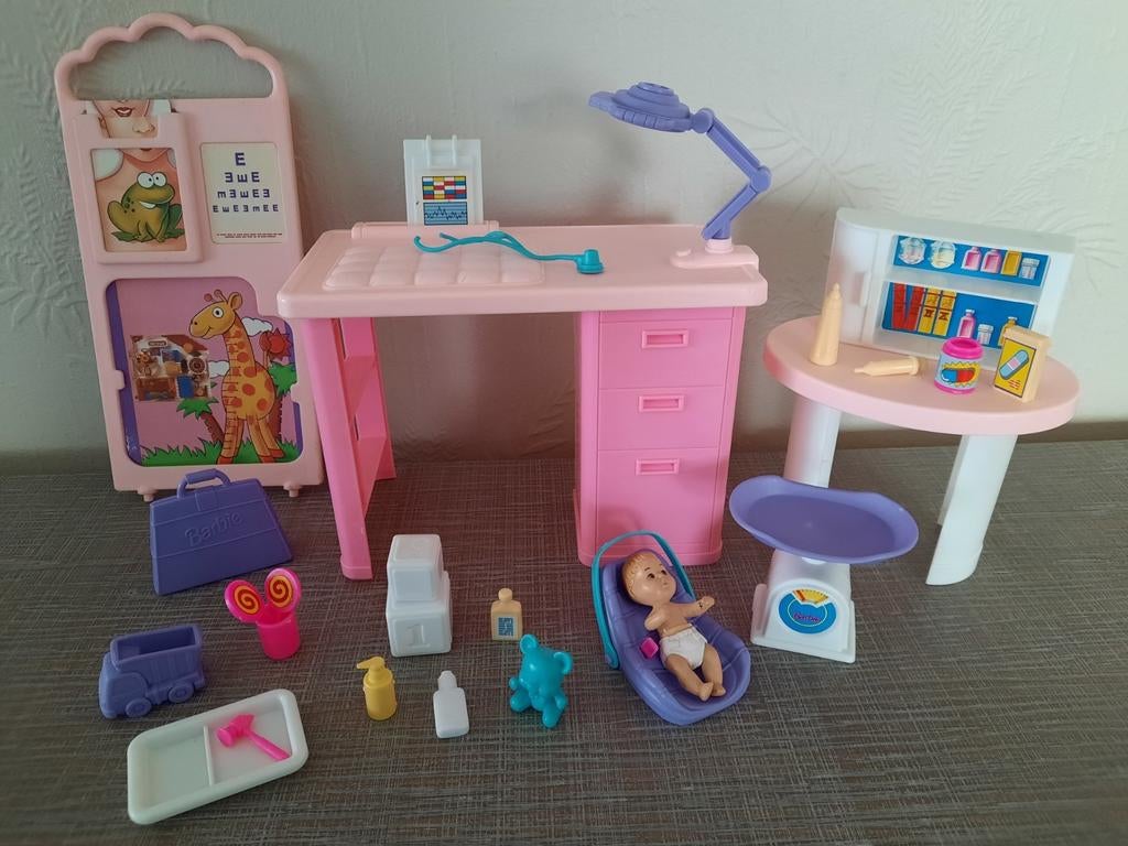 Centre de soins pour bébé Barbie, vintage, Enfants & Bébés, Enlèvement ou Envoi, Comme neuf