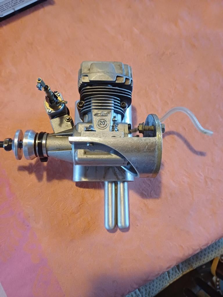 SUPERTIGRE 20CC-motor in zeer goede staat, Ophalen of Verzenden, Gebruikt, Nitro