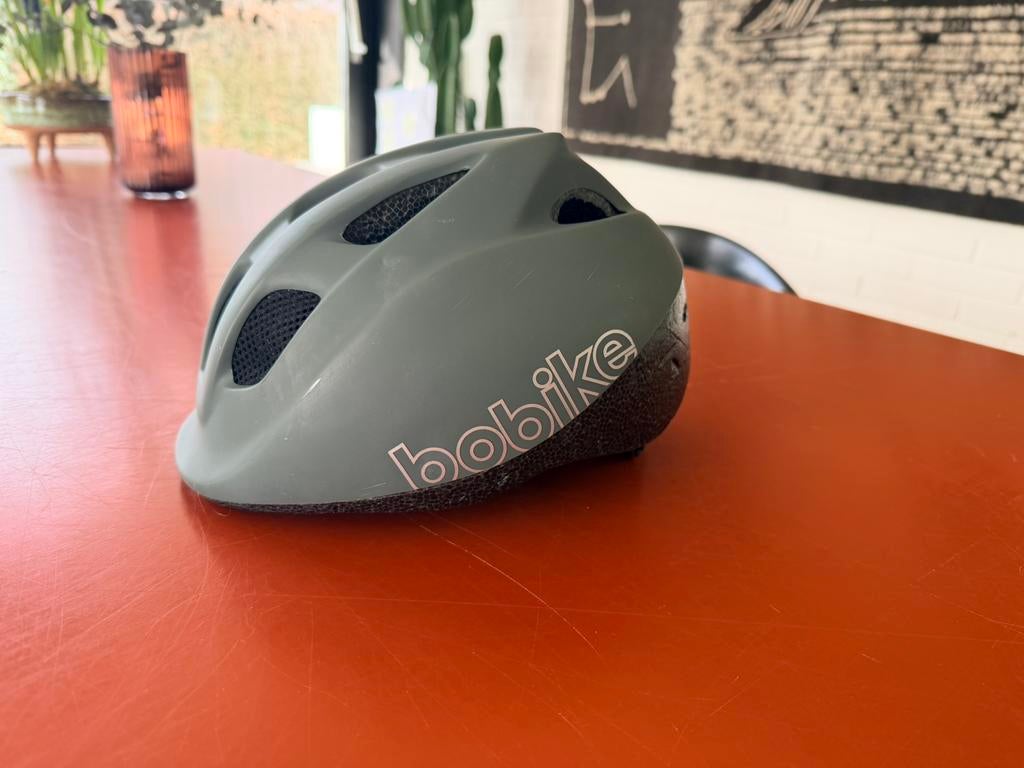 Helm, Fietsen en Brommers, Fietsaccessoires | Fietshelmen, Ophalen, Zo goed als nieuw