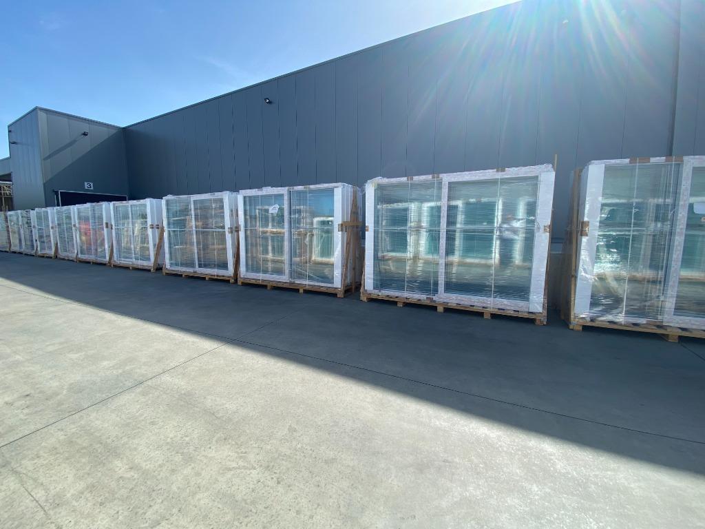 kozijnen, puien, ramen, deuren, schuiframen 10.000 uit stock, Kunststof, Ramenhal, Raamkozijn, Ophalen of Verzenden