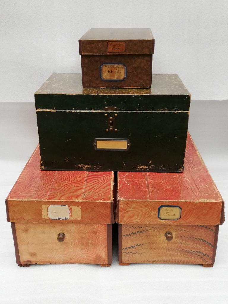 Joli lot de 4 boîtes de rangement d'un monastère - début XX, Antiquités & Art, Curiosités & Brocante, Enlèvement