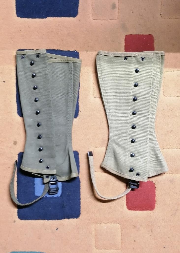 Niet bij elkaar passende Amerikaanse militaire beenkapp WW2, Verzamelen, Verzenden