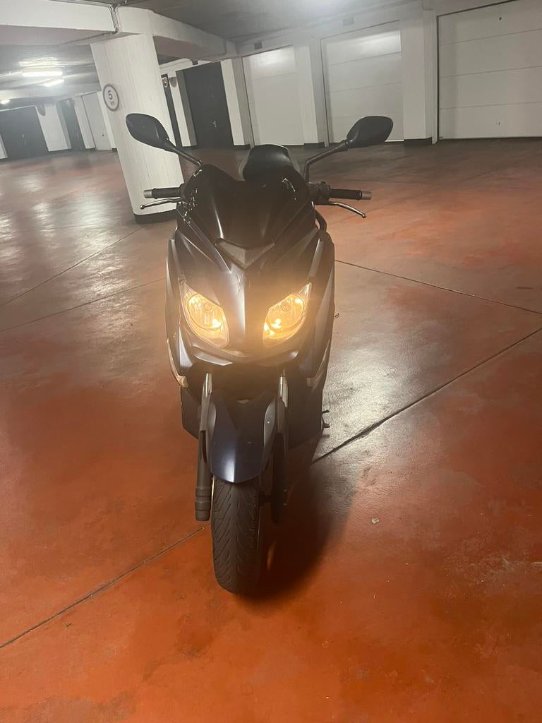 Xmax 125cc, Ophalen of Verzenden, Zo goed als nieuw