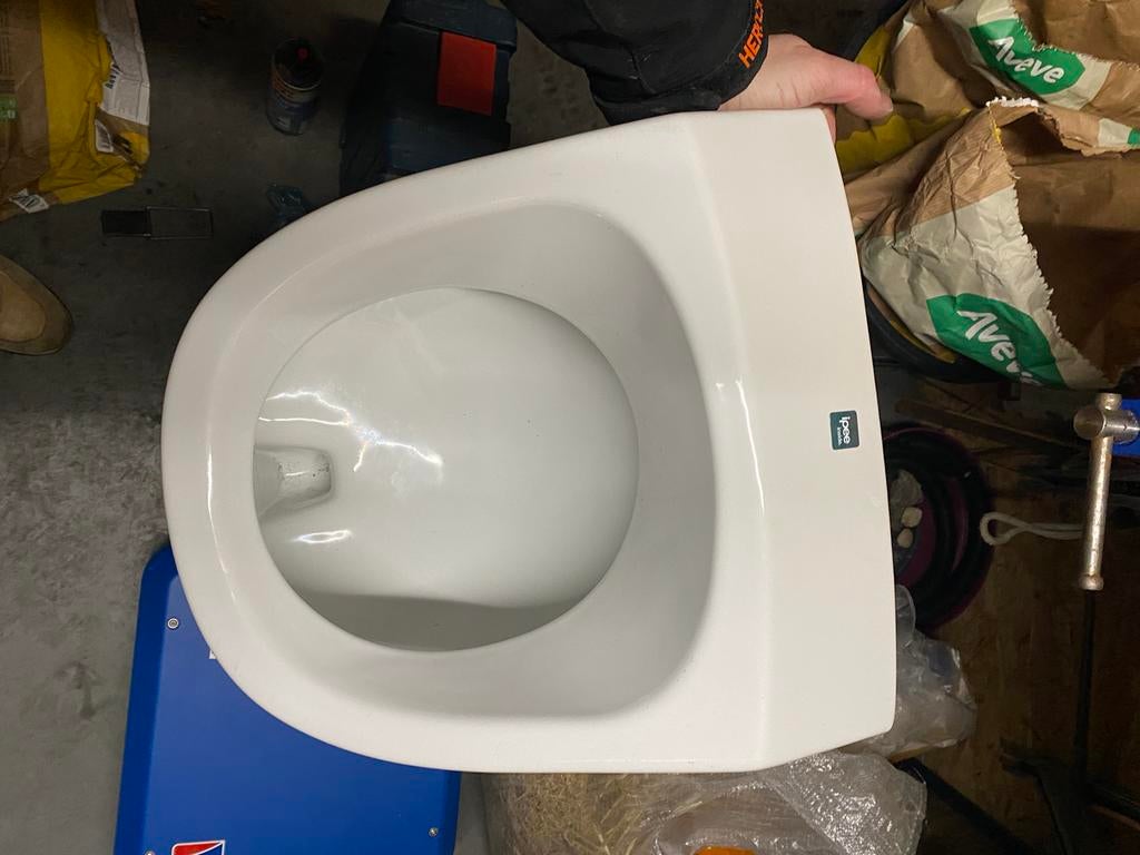 Urinoir compleet met sifon en elektrische spoeling., Enlèvement, Neuf