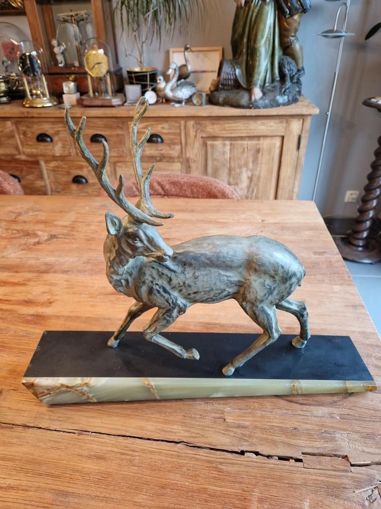 Bronzen hert op art deco marmeren voet, Ophalen of Verzenden