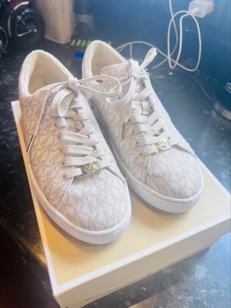 Merk: M - kors  maat 38 nog als nieuw 2.x kort gedragen, Maat 38/40 (M), Wit, Overige typen, Ophalen of Verzenden