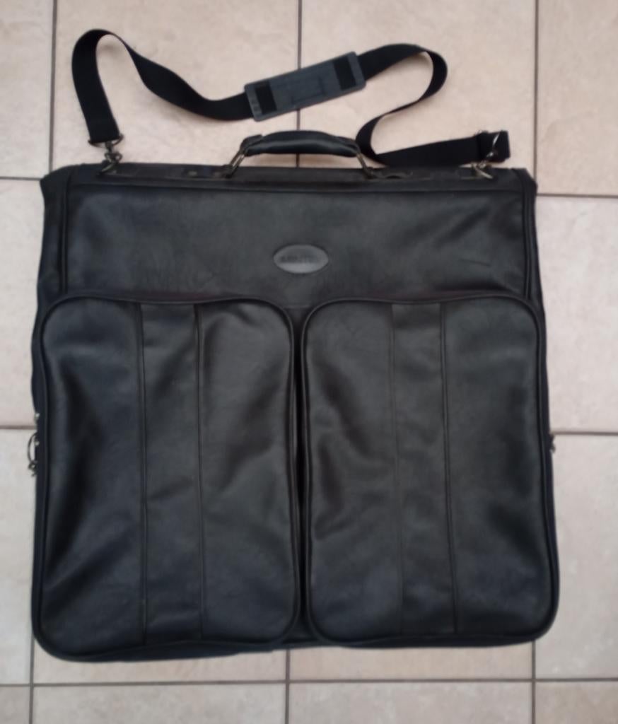 Nieuwe zwarte leren pakhouder, Zo goed als nieuw, Zwart