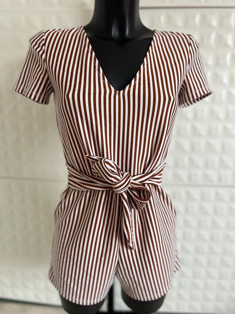 Combinaison short Zara pour femme : Taille S, Vêtements | Femmes, Combinaisons, Enlèvement, Comme neuf