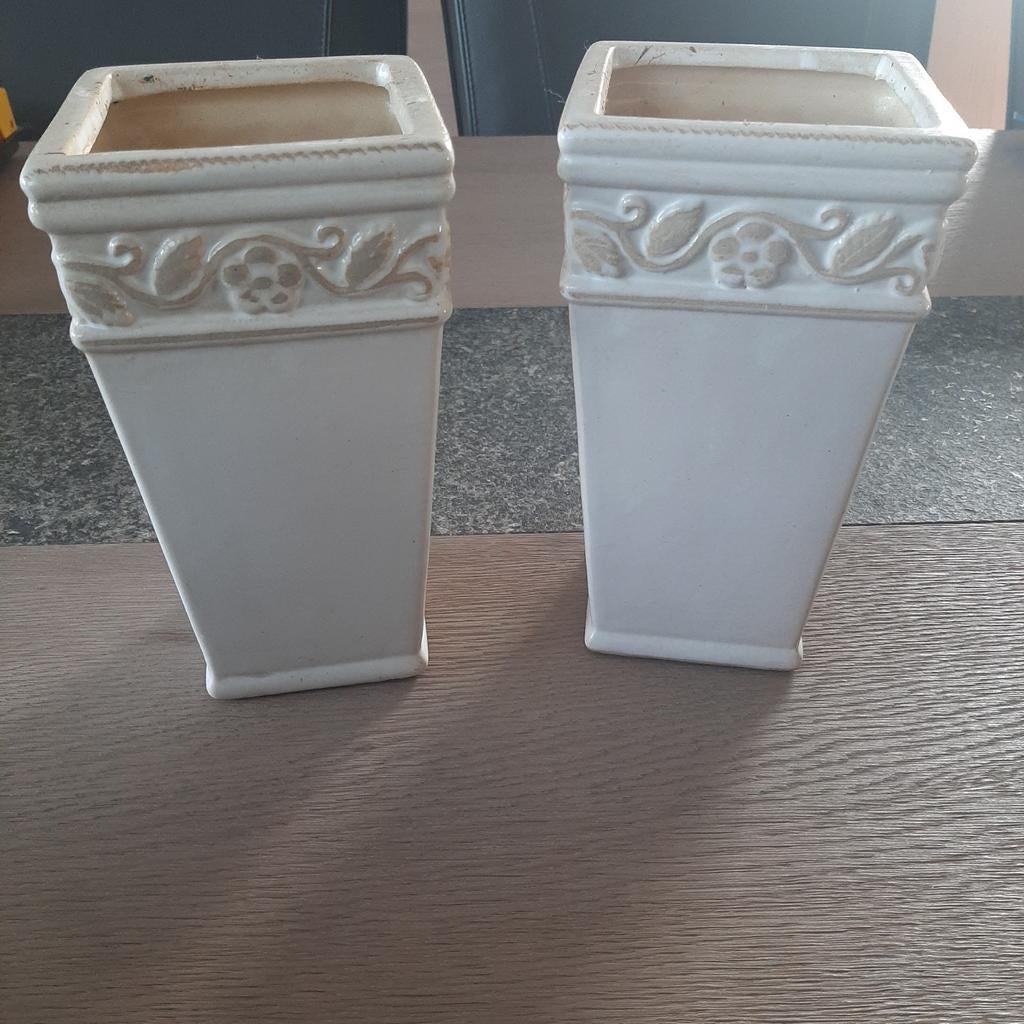 2 sierpotten, Enlèvement