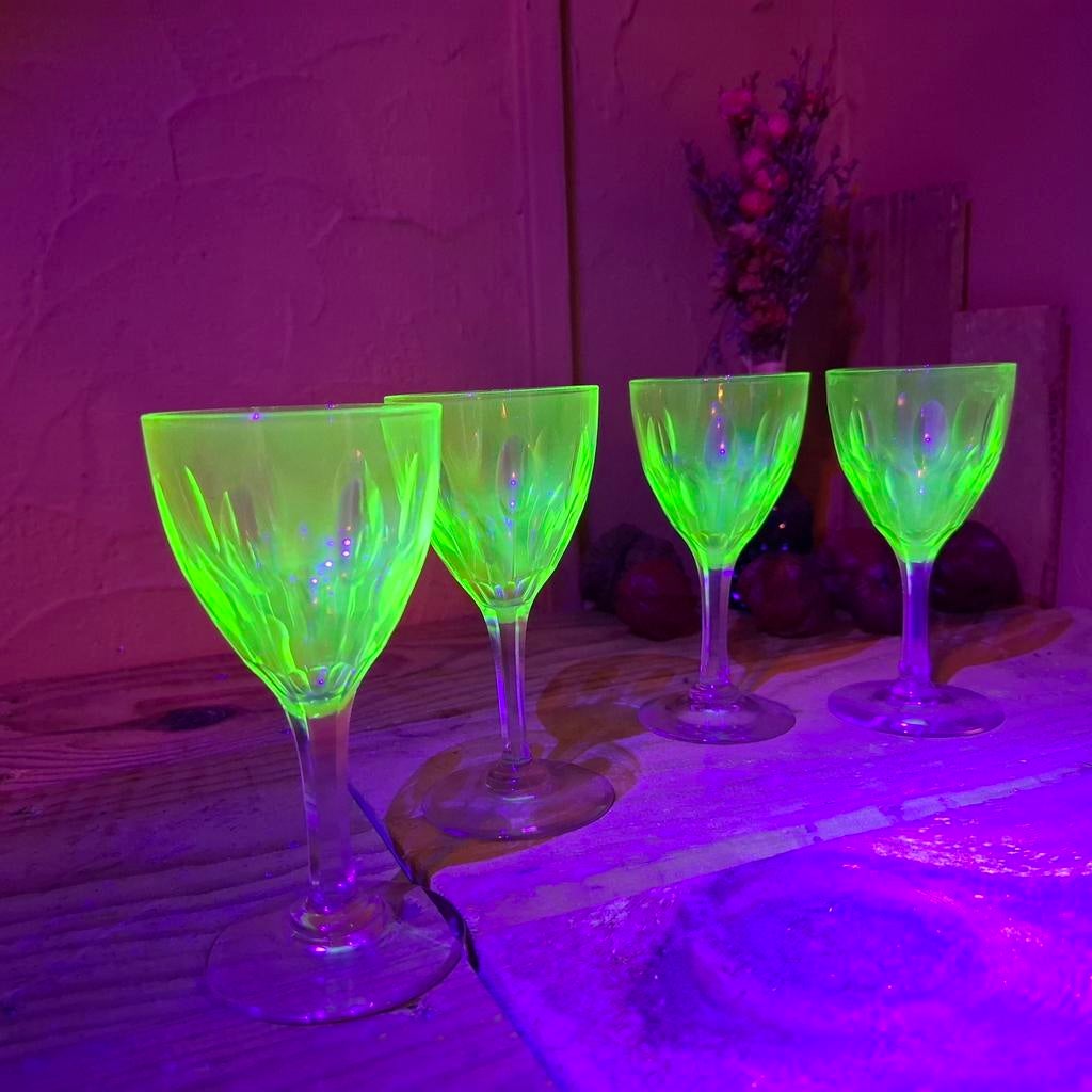 4 magnifiques verres Ouraline, Antiquités & Art, Enlèvement ou Envoi