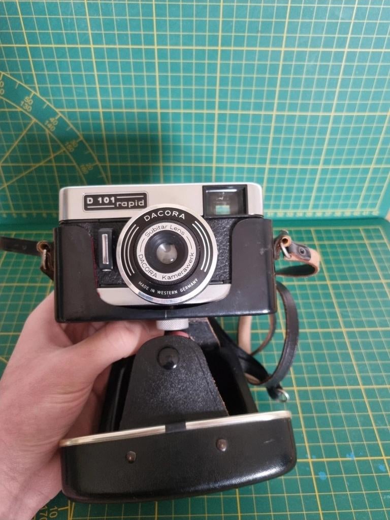 Ancien appareil photo Dacora