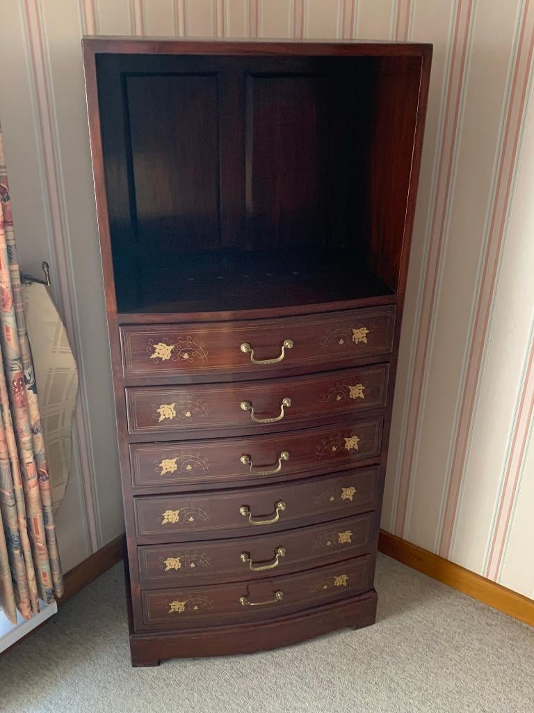 Elegante ladenkast met ingelegde versieringen, Antiek en Kunst, Ophalen