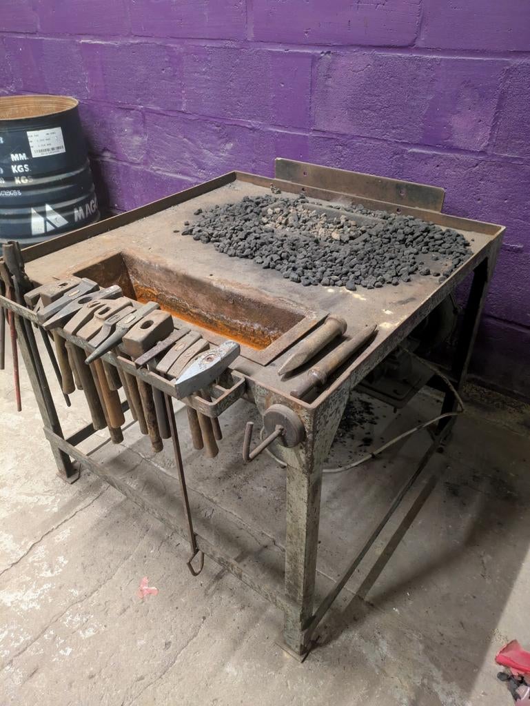 Feu de forgeron avec accessoires, Bricolage & Construction, Enlèvement