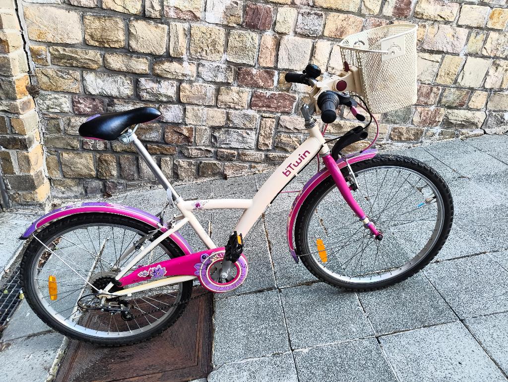 Prachtige BTWIN 24 inch meisjesfiets, met uitneembare mand, Ophalen, B-Twin Decathlon, 24 inch, Versnellingen