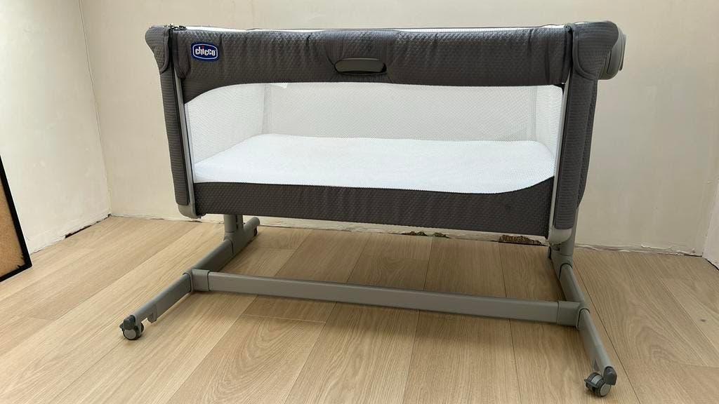 Co sleeper chicco next2me, Kinderen en Baby's, Ophalen, Zo goed als nieuw