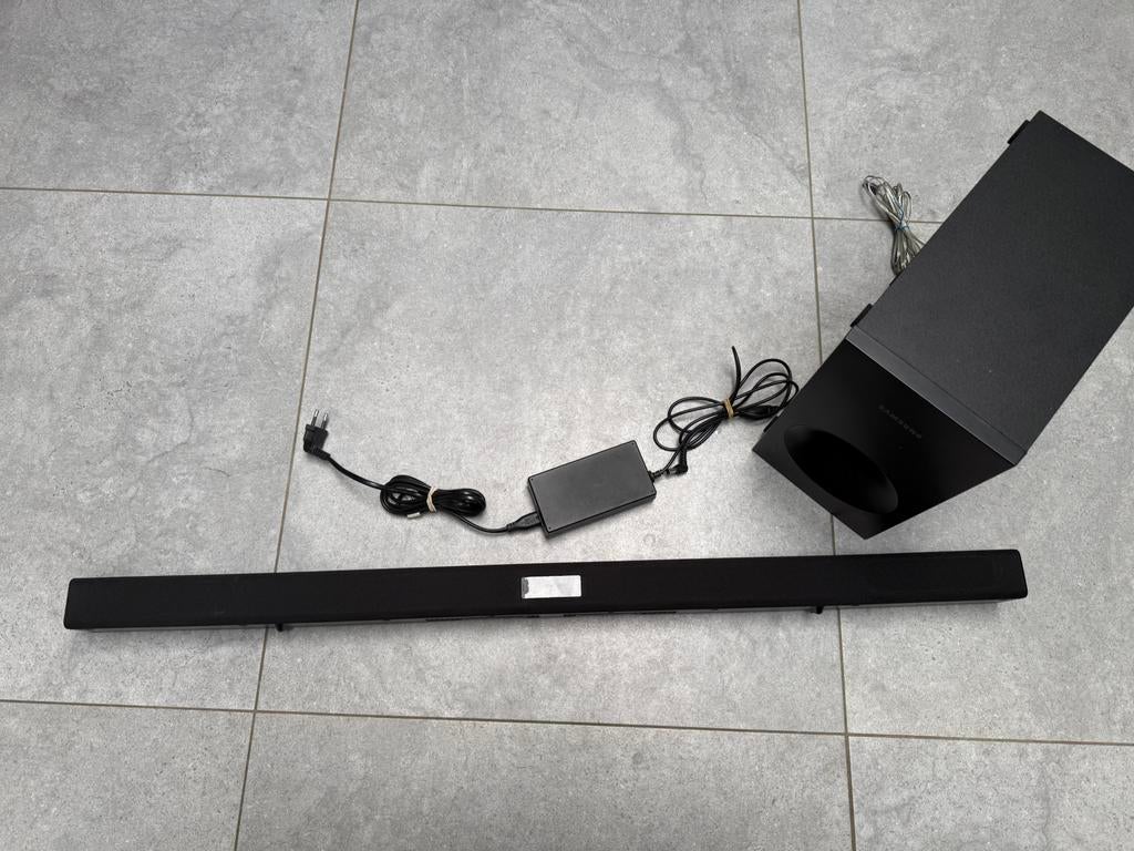 Soundbar samsung hw f335, TV, Hi-fi & Vidéo, Barres de son, Enlèvement, Bluetooth, Comme neuf