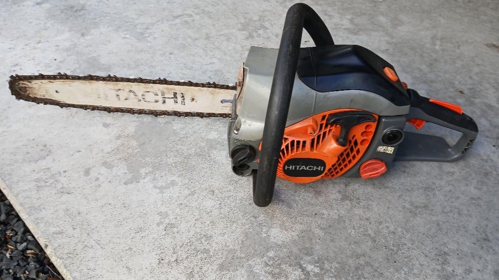 Defecte boomzaag Hitachi, Ophalen, Boomzaag